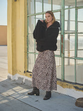 Load image into Gallery viewer, Leopard Satin Effect Skirt