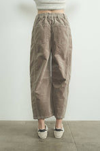 Load image into Gallery viewer, Corduroy  Barrel Jeans