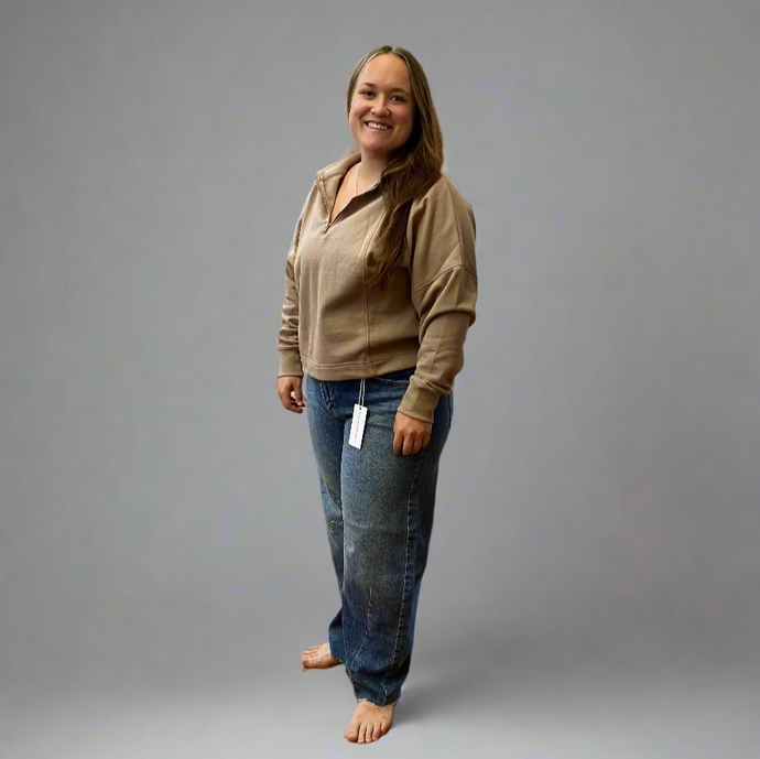 model wearing barrel jeans