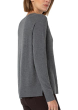 Load image into Gallery viewer, Raglan Sweater