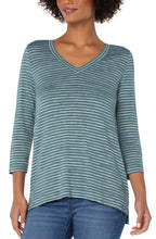 Load image into Gallery viewer, 3/4 Sleeve V Neck Top