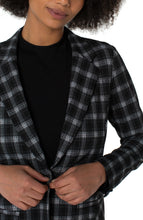 Load image into Gallery viewer, Fitted Blazer Black/White Plaid